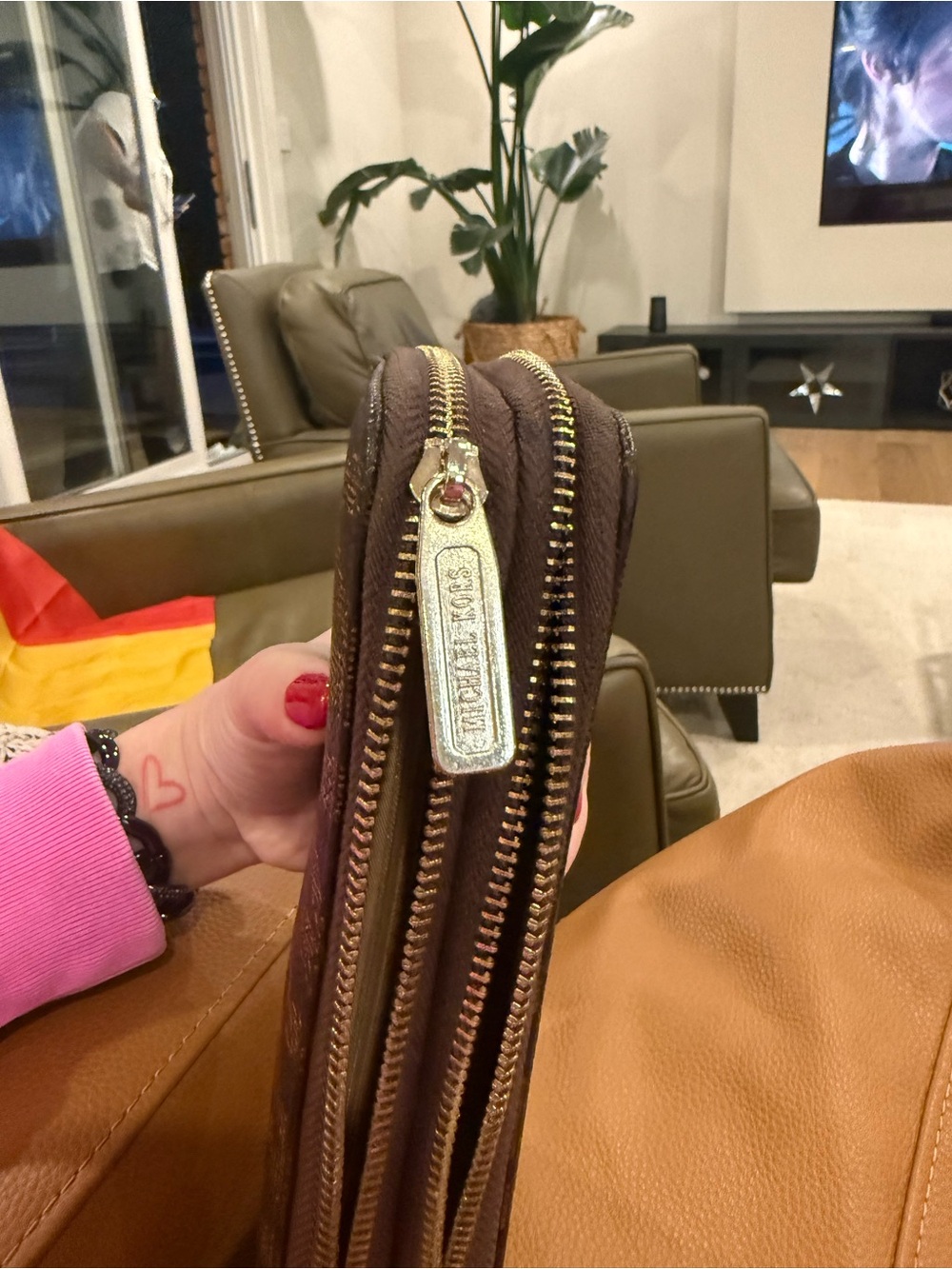 Michael Kors Brown and Black Signature Zip Wallet with Silver Logo -NEEDS WORK - Picture 9 of 9